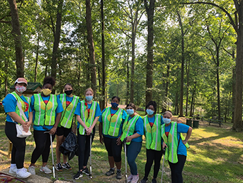 Volunteer women's group on the watershed 