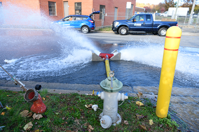 hydrant spraying during unidirectional flushing