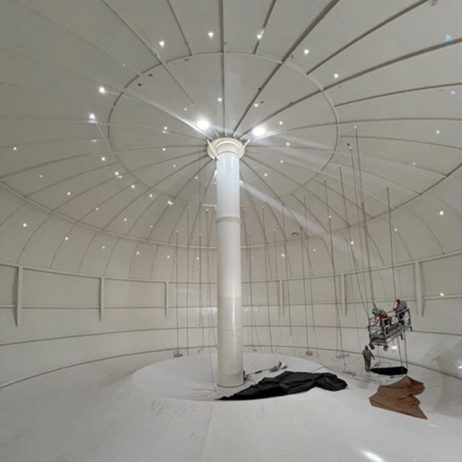 Interior Finish The inside of the tank is coated with a finish that protects it and keeps it smooth. Caulking seals any gaps to stop moisture from getting in, which helps protect the finish and make it last longer.